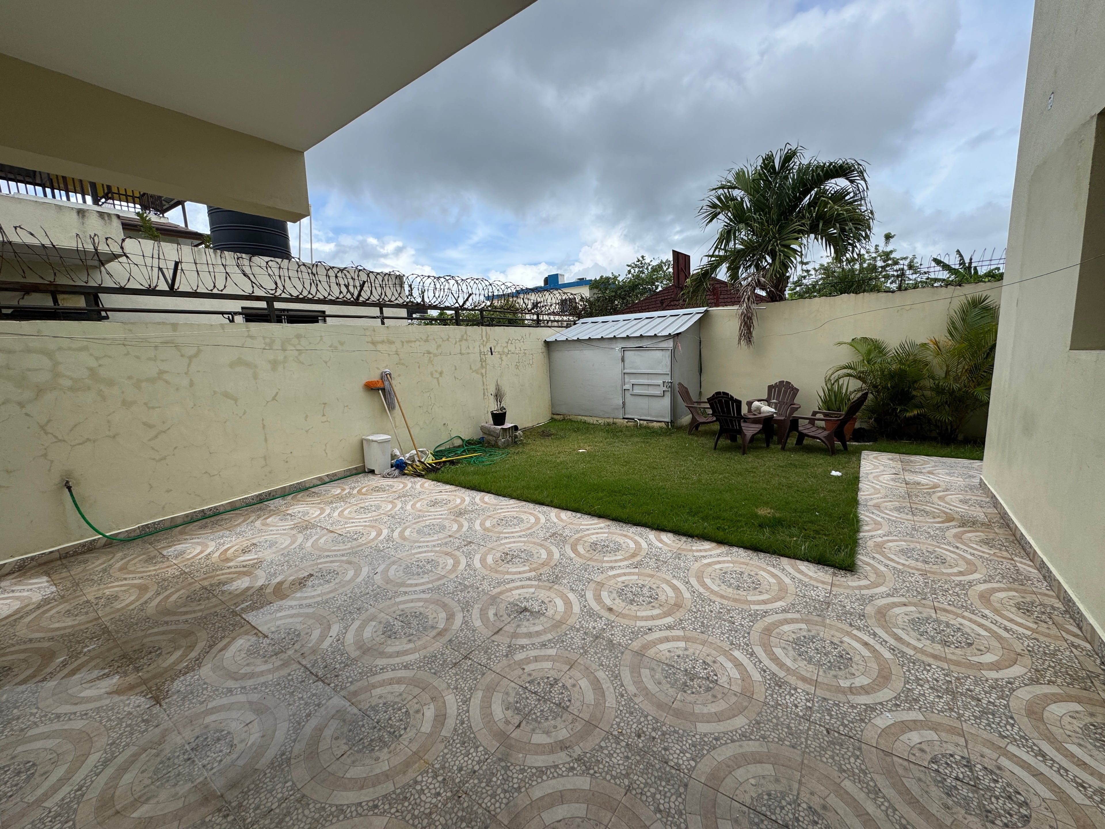 Casa Moderna 4 Habitaciones - Zona Residencial Privado ( Villa Delia, Moca )
