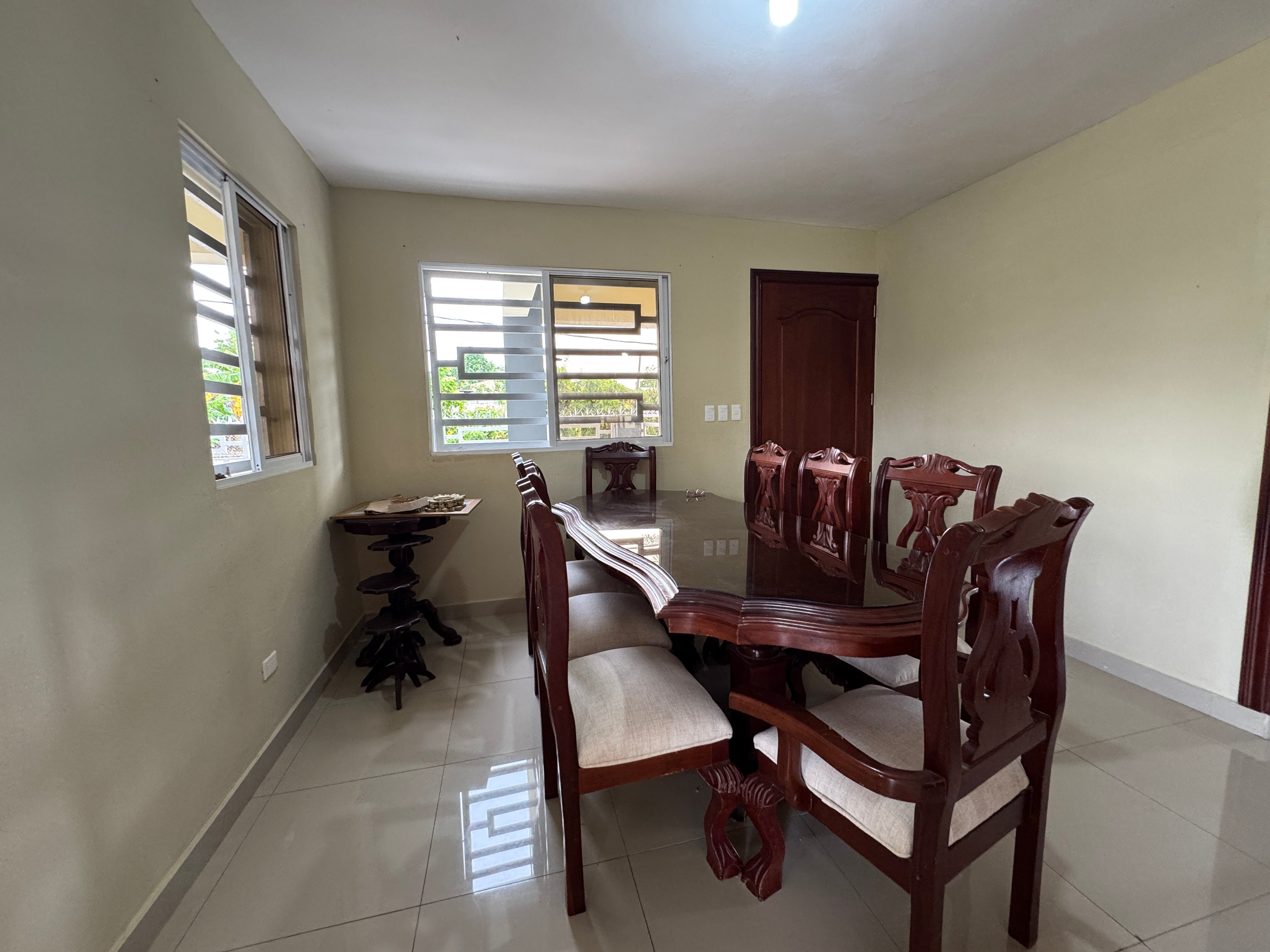 Casa Moderna 4 Habitaciones - Zona Residencial Privado ( Villa Delia, Moca )