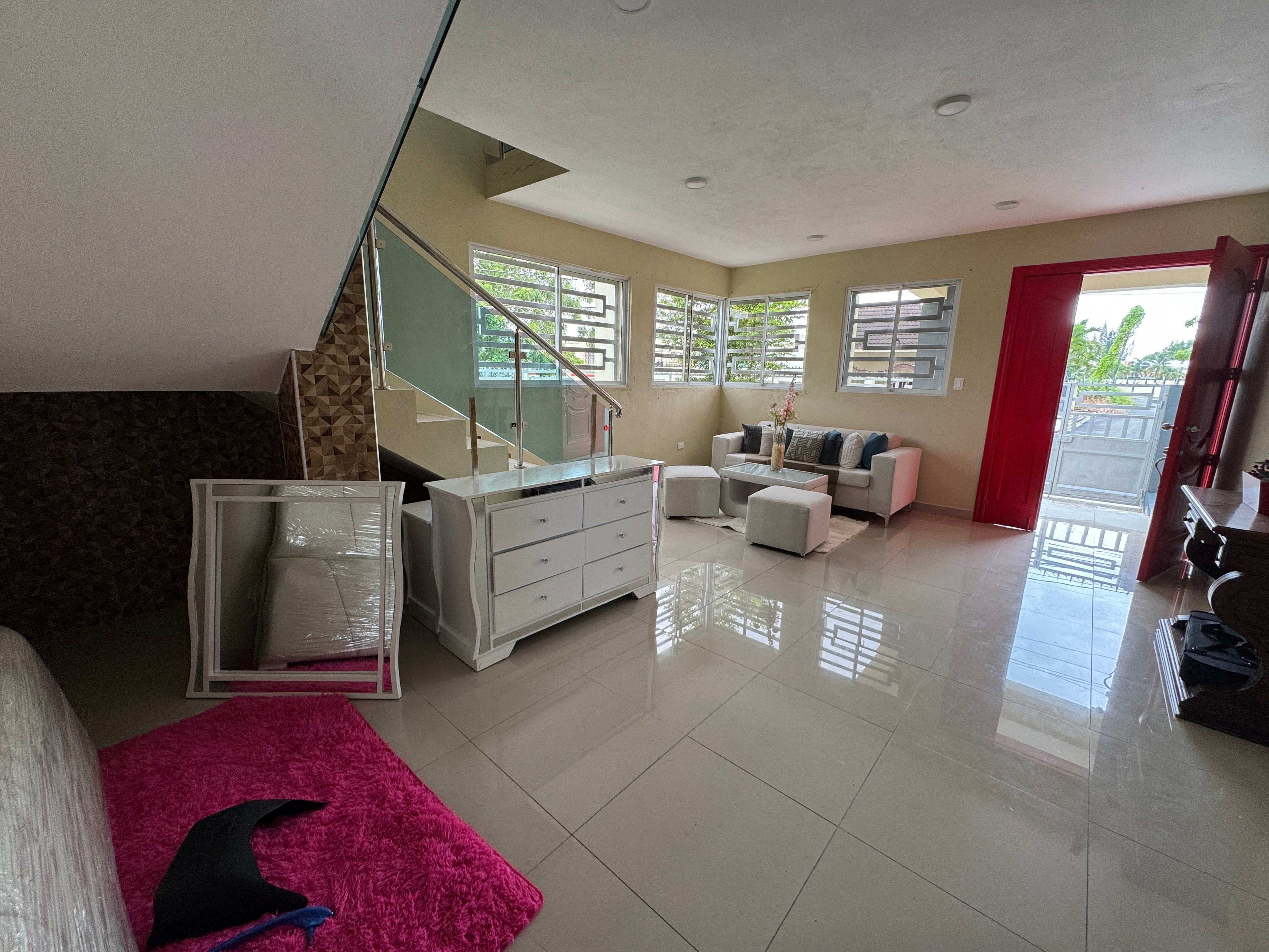 Casa Moderna 4 Habitaciones - Zona Residencial Privado ( Villa Delia, Moca )