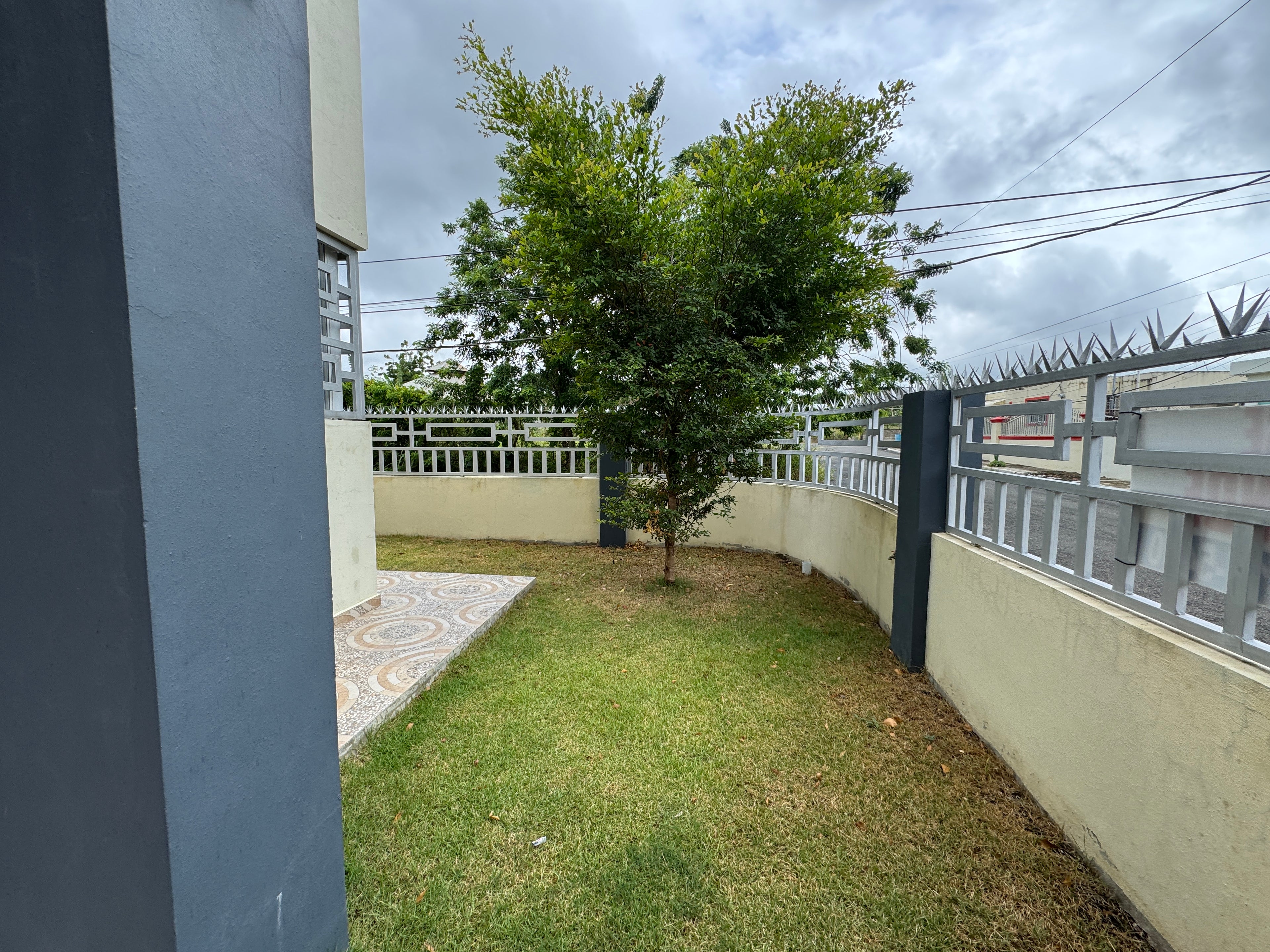 Casa Moderna 4 Habitaciones - Zona Residencial Privado ( Villa Delia, Moca )